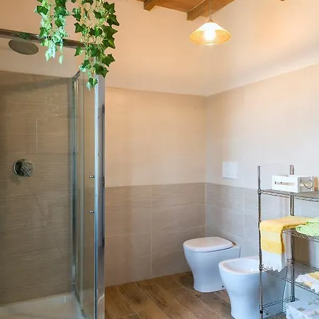 Podere I Gigli Farm stay *